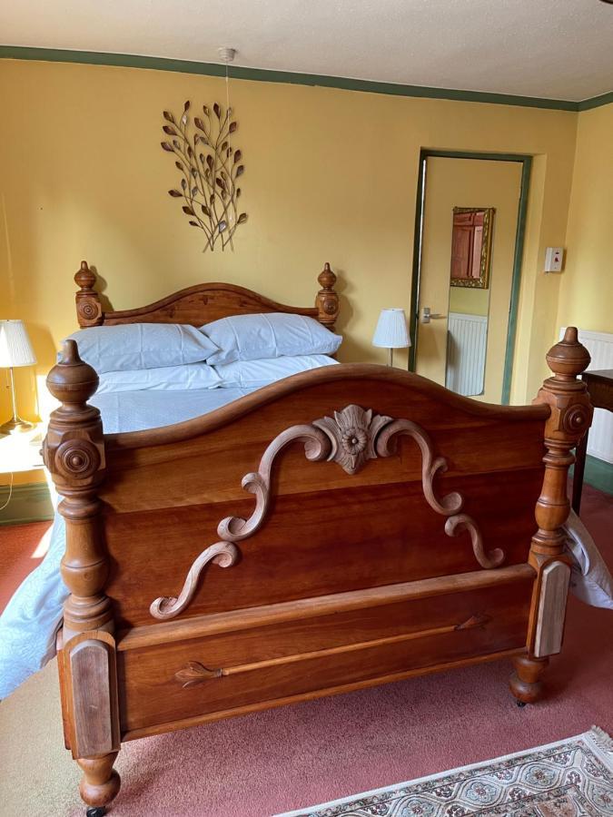 Bed & Breakfast Chimneys