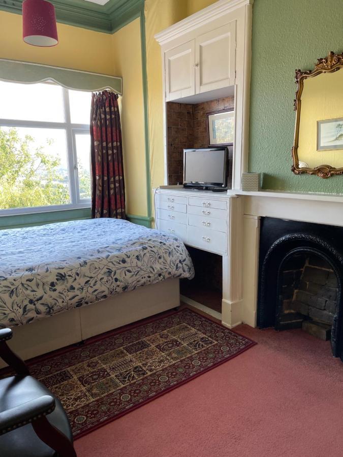 Chimneys 3* Blackburn (Lancashire)